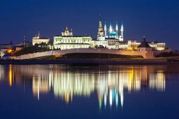 Ночная подсветка Казанского Кремля и набережная